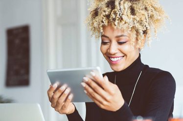 Le content marketing en B2B répond à des logiques différentes de celles du B2C. En effet, les cycles d’achat sont plus longs.