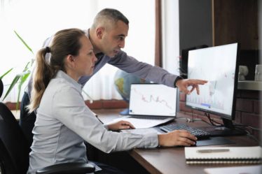 Une planification imprécise représente une des erreurs les plus courantes en gestion de projet. En effet, sans objectifs clairs,
